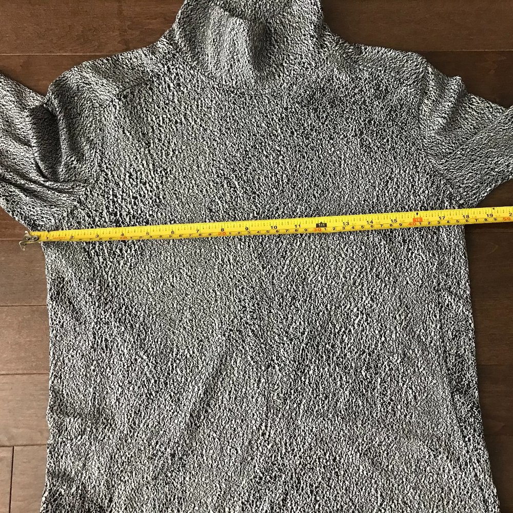 Lululemon Ready to Rulu™  Turtleneck - Picture 11 of 16